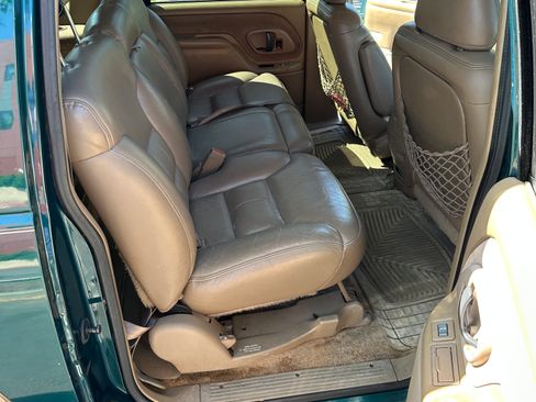 Used 1995 Chevrolet Suburban 4WD image 14