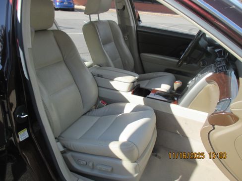 Used 2011 Acura RL image 11