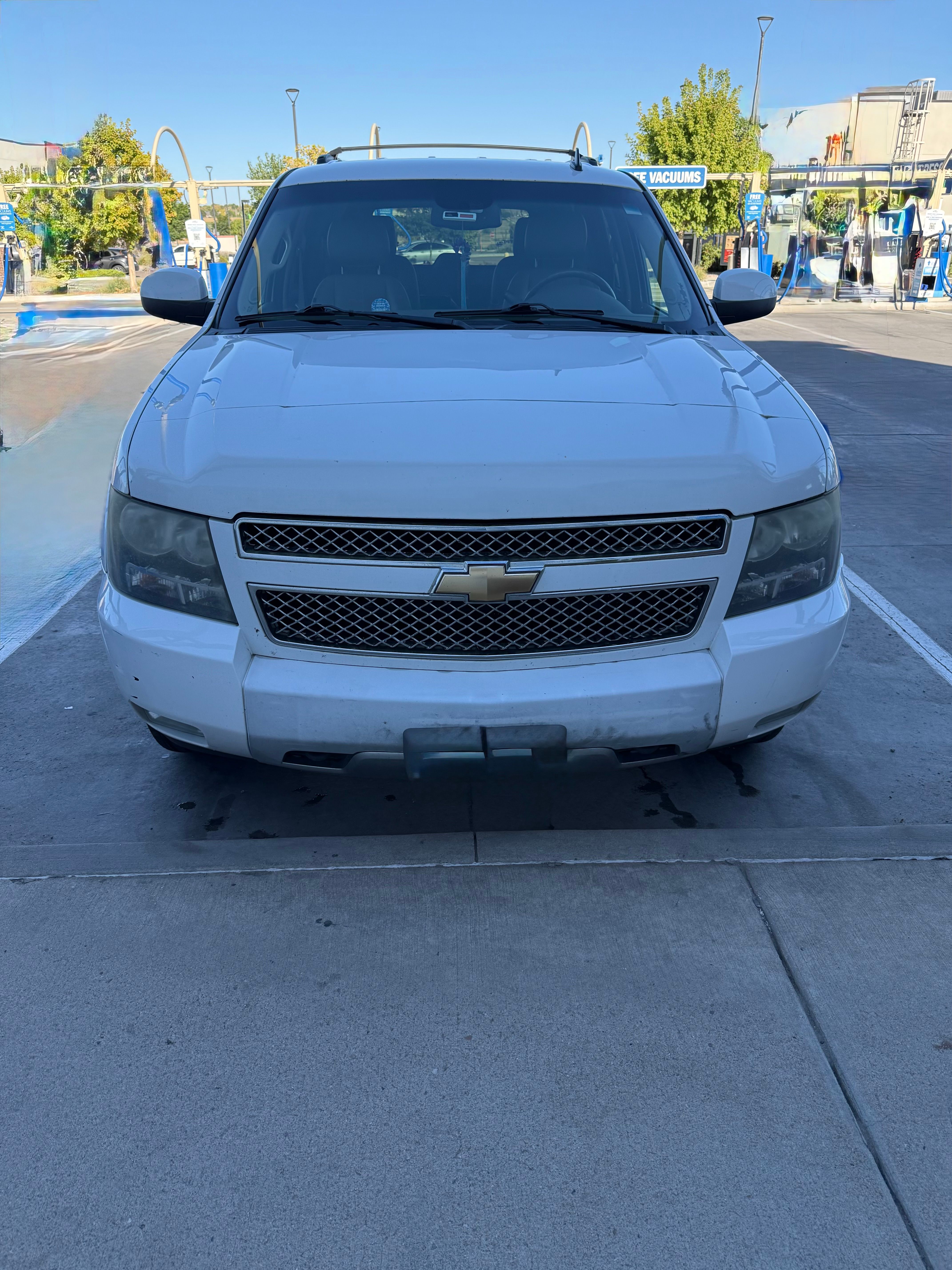Used 2011 Chevrolet Tahoe LT w/ Luxury Package AWD/4WD image 4