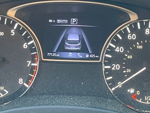 Used 2018 Nissan Pathfinder Platinum AWD/4WD image 15