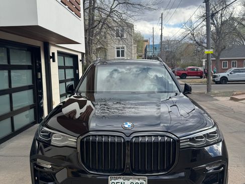 Used 2021 BMW X7 xDrive40i w/ M Sport Package image 2