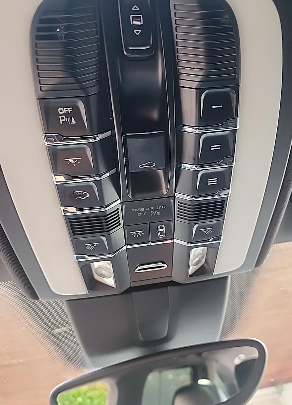 Used 2016 Porsche Cayenne S AWD/4WD image 18