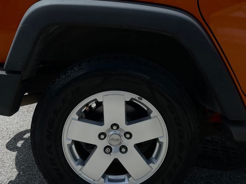 Used 2011 Jeep Wrangler Unlimited Sahara AWD/4WD image 9