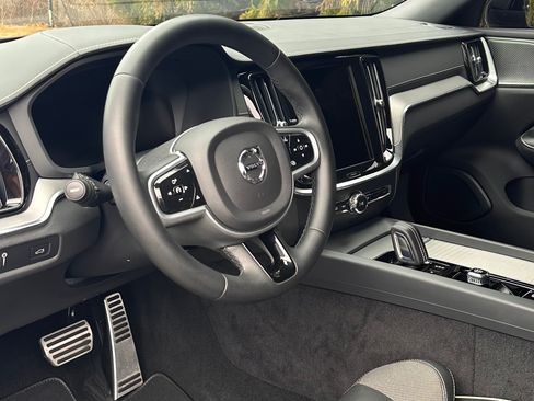 Used 2022 Volvo S60 B5 R-Design w/ Advanced Package image 22