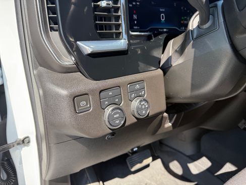 Used 2024 Chevrolet Silverado 2500 LT w/ Convenience Package image 25