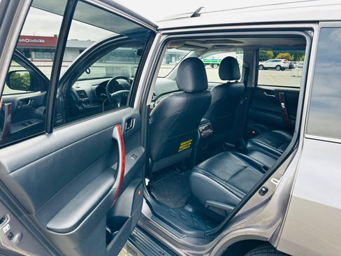 Used 2013 Toyota Highlander Limited AWD/4WD image 13