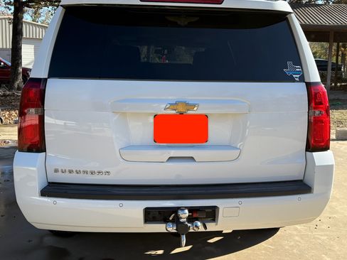 Used 2019 Chevrolet Suburban LT image 8