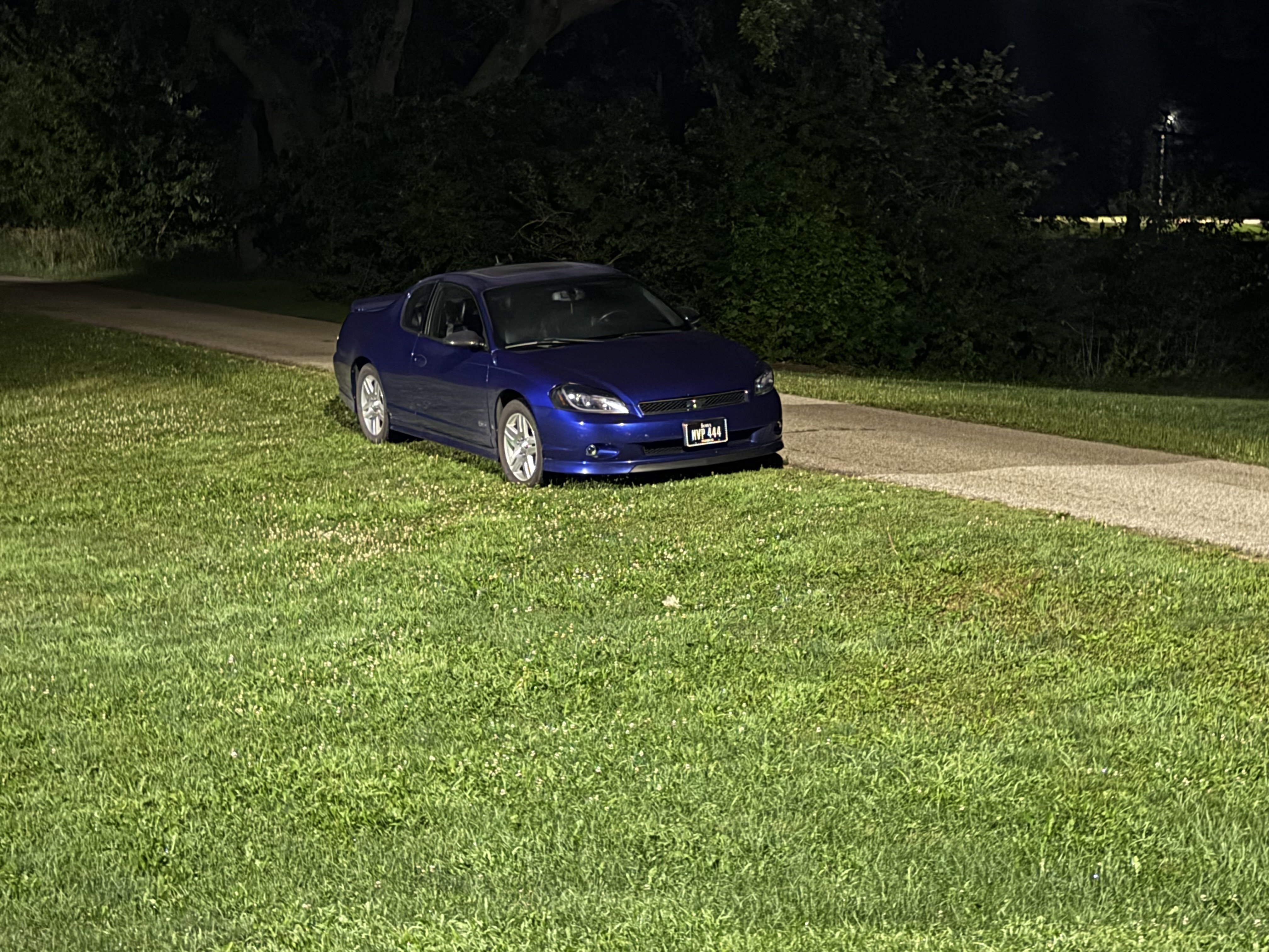 Used 2006 Chevrolet Monte Carlo SS w/ Convenience Package FWD image 2