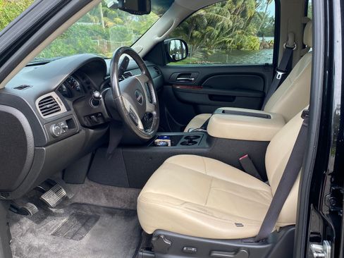 Used 2014 GMC Yukon SLE image 10