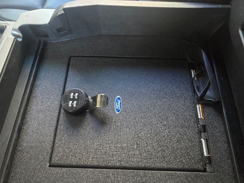 Used 2022 Ford F350 Lariat w/ Tremor Off-Road Package image 8