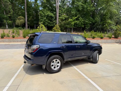 Used 2022 Toyota 4Runner SR5 RWD image 5