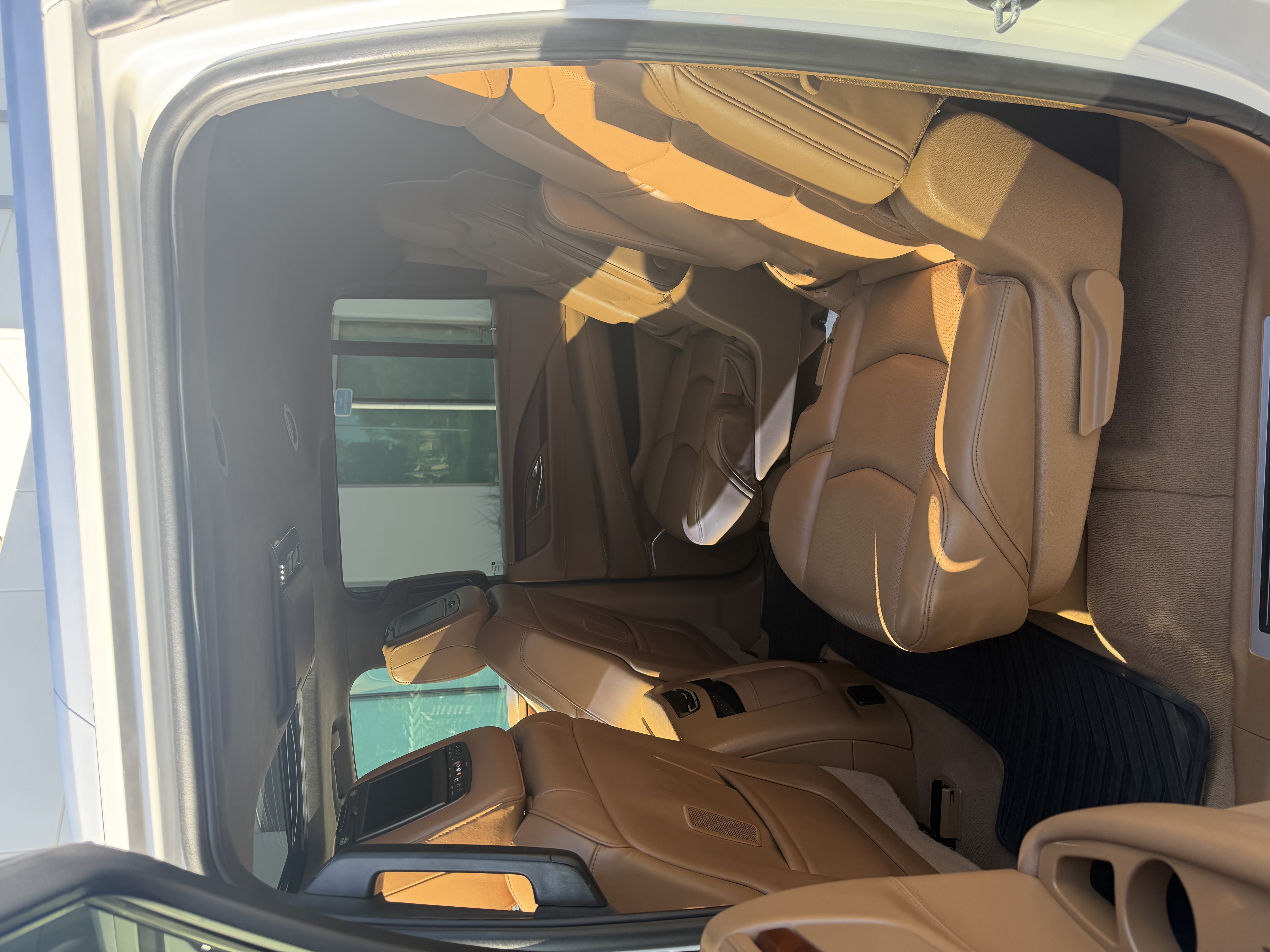 Used 2017 Cadillac Escalade ESV Platinum AWD/4WD image 11