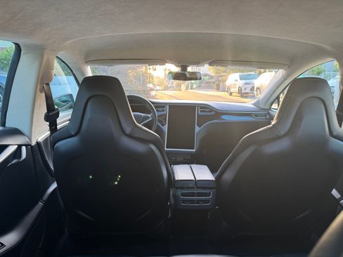 Used 2013 Tesla Model S Performance RWD image 8