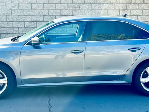 Used 2015 Volkswagen Passat 1.8T Limited Edition image 11