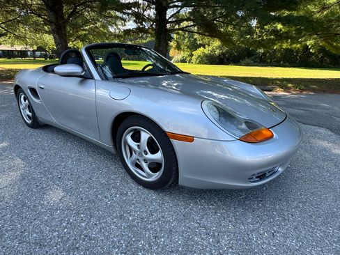 Used 1999 Porsche Boxster image 2