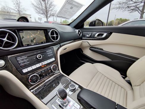 Used 2017 Mercedes-Benz SL 450 image 15