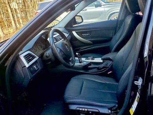 Used 2014 BMW 320i Sedan image 25