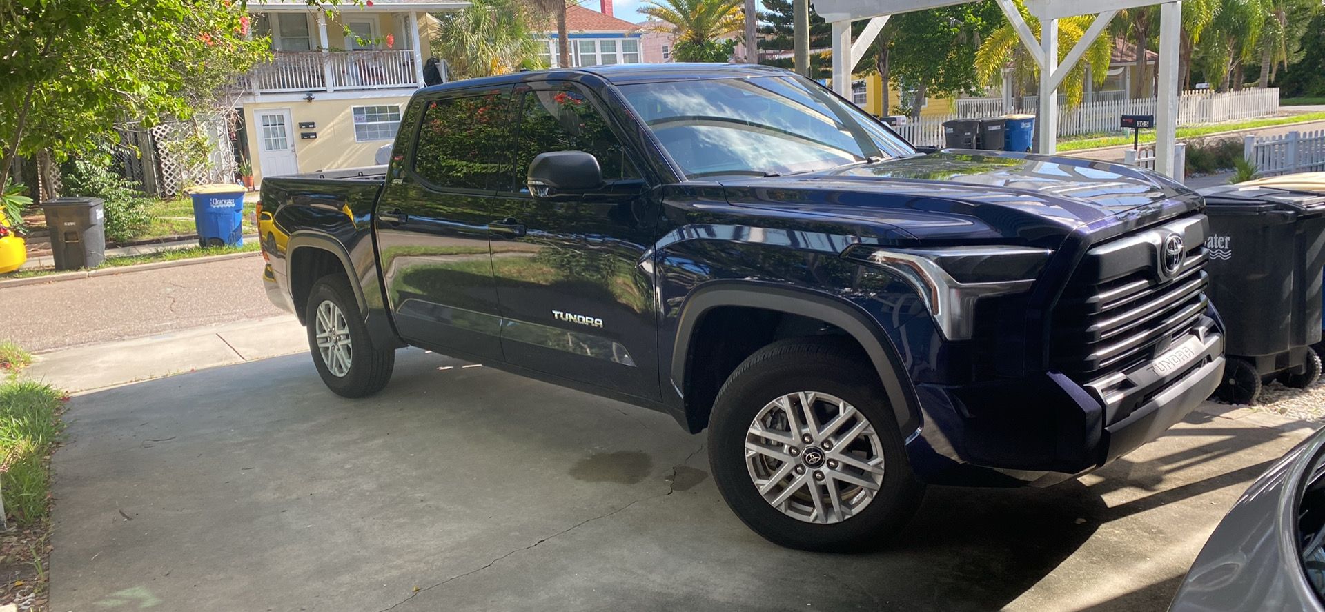 Used 2025 Toyota Tundra SR5 AWD/4WD image 1