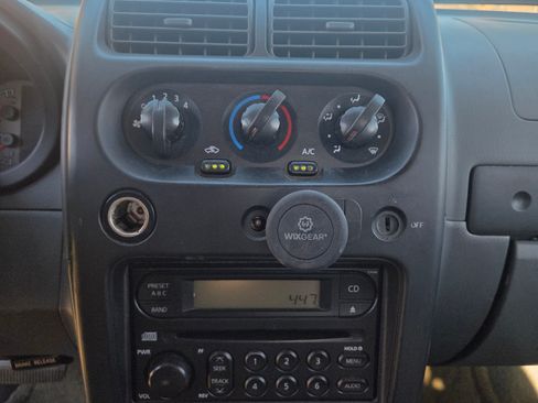 Used 2003 Nissan Frontier XE image 21