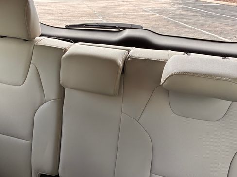 Used 2025 Kia Telluride SX FWD image 13