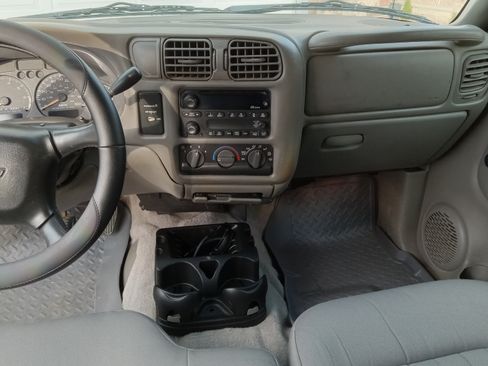 Used 2003 Chevrolet S10 Pickup LS image 12