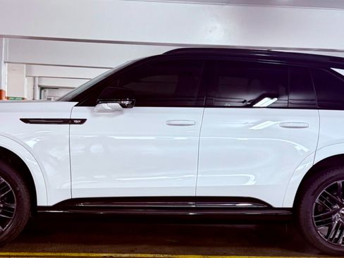 Used 2025 Cadillac Escalade IQ Sport 1 w/ LPO, ONYX Package image 5