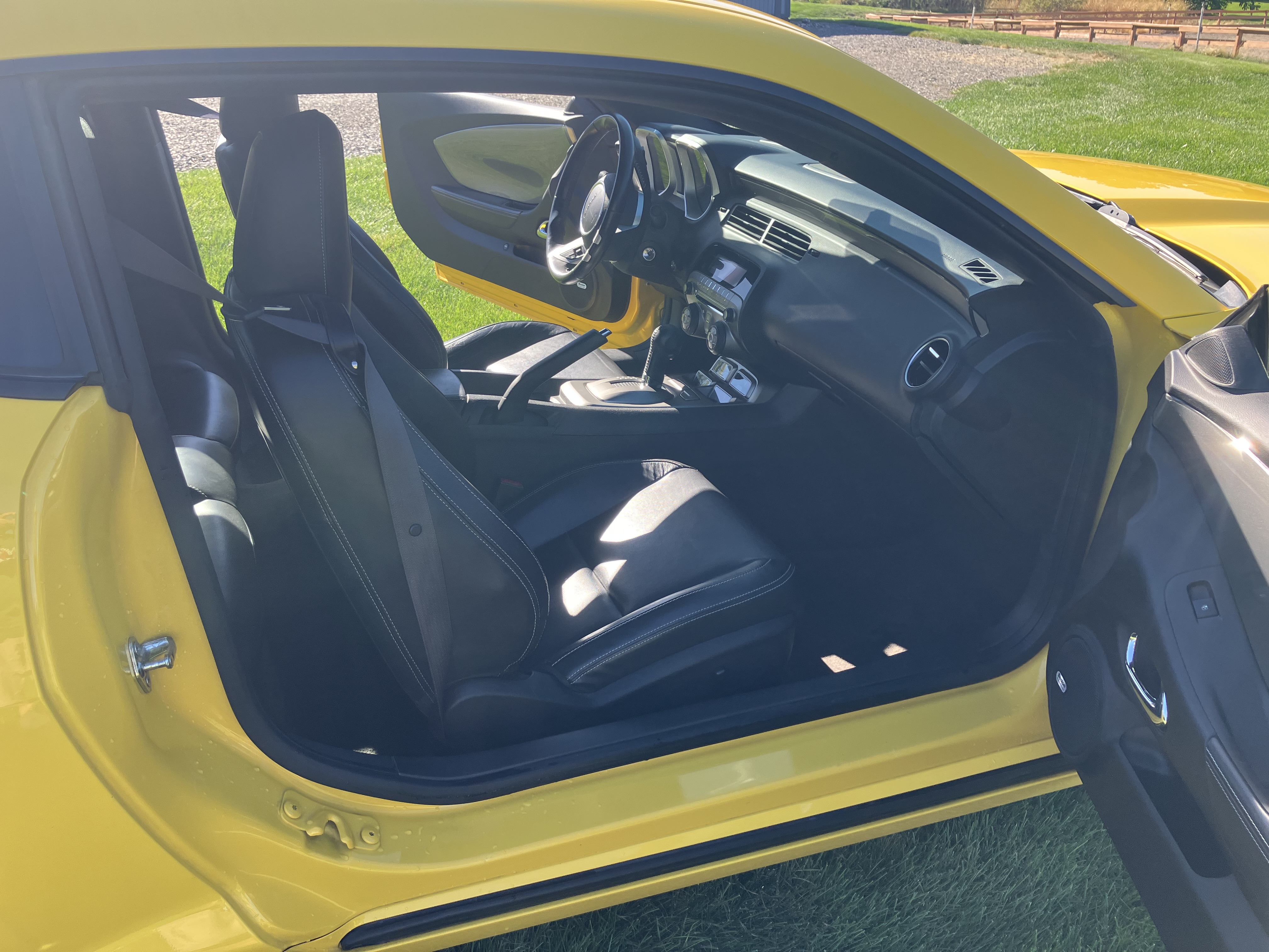 Used 2011 Chevrolet Camaro LT RWD image 13
