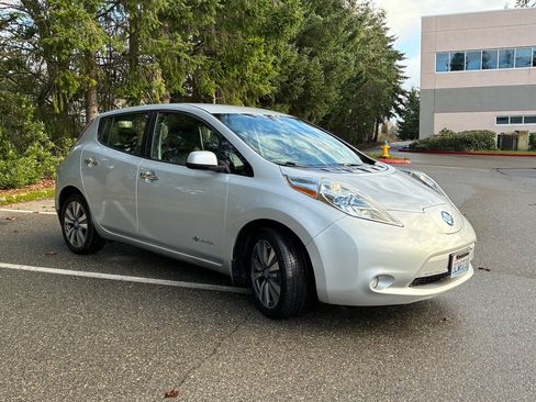 Used 2013 Nissan Leaf SL image 4