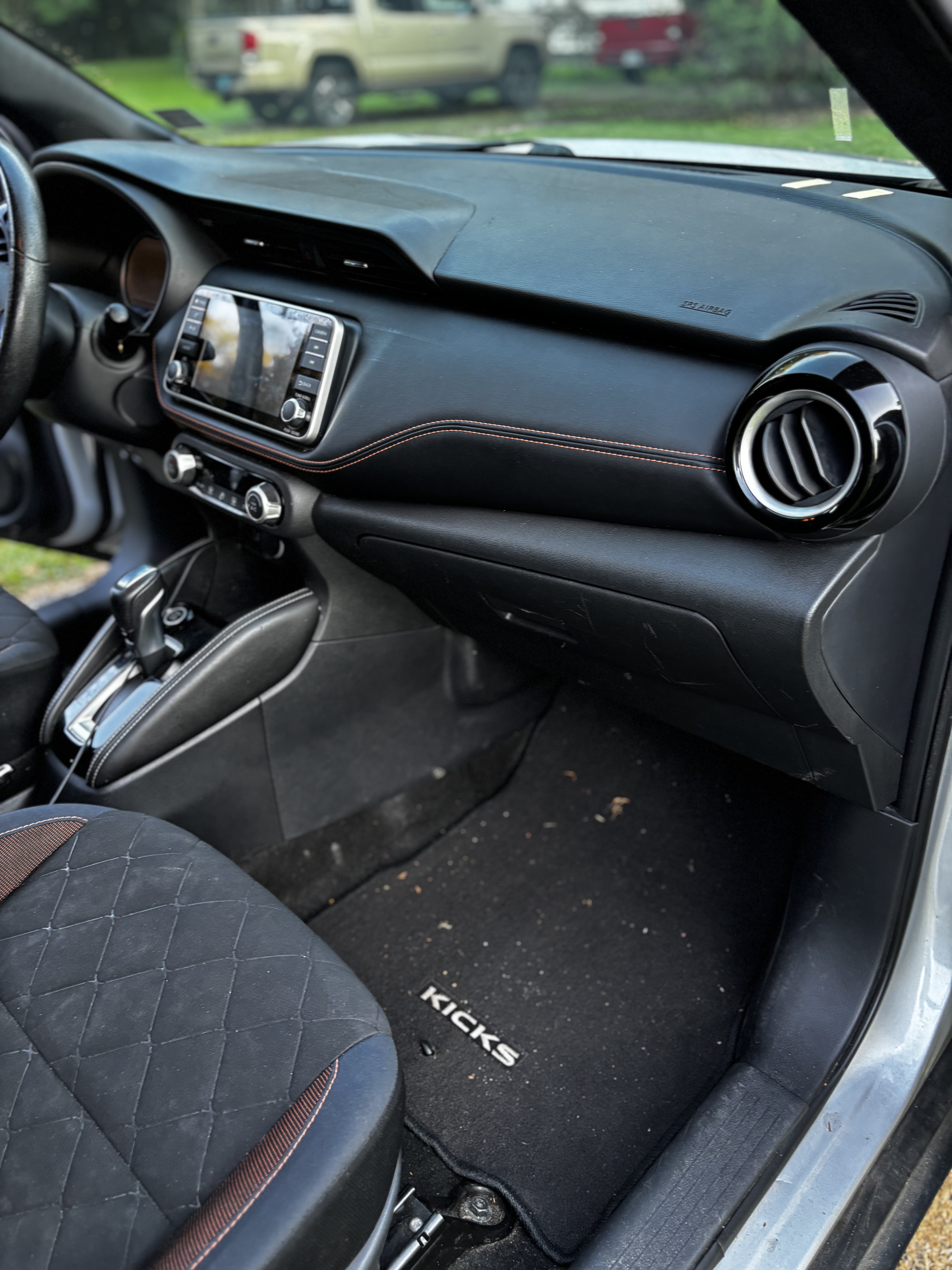 Used 2018 Nissan Kicks SR FWD image 6
