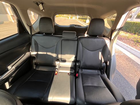 Used 2015 Toyota Prius V Four image 17