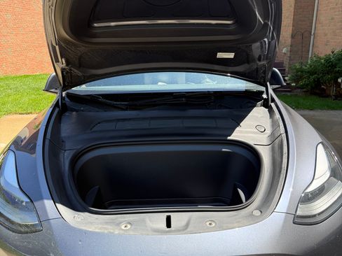 Used 2023 Tesla Model Y Long Range AWD/4WD image 13