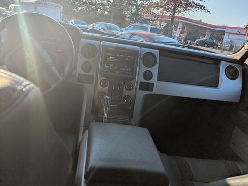 Used 2014 Ford F150 Raptor w/ Equipment Group 801A Luxury image 4