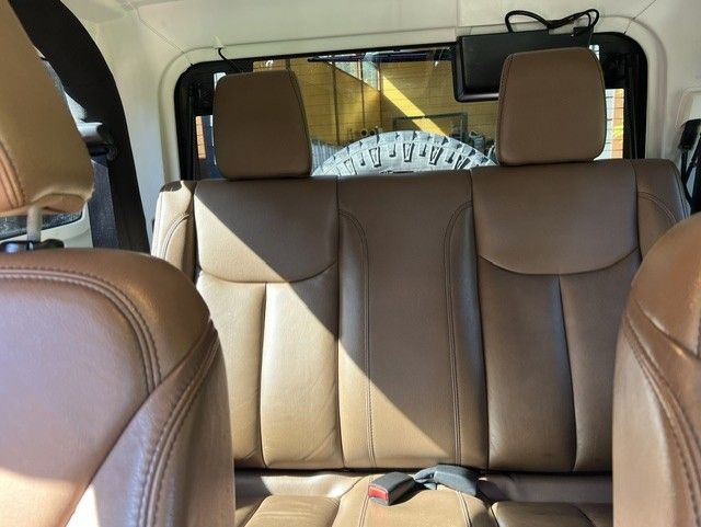 Used 2013 Jeep Wrangler Rubicon w/ PWR Convenience Group AWD/4WD image 13