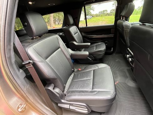 Used 2020 Ford Expedition XLT w/ Equipment Group 202A image 12