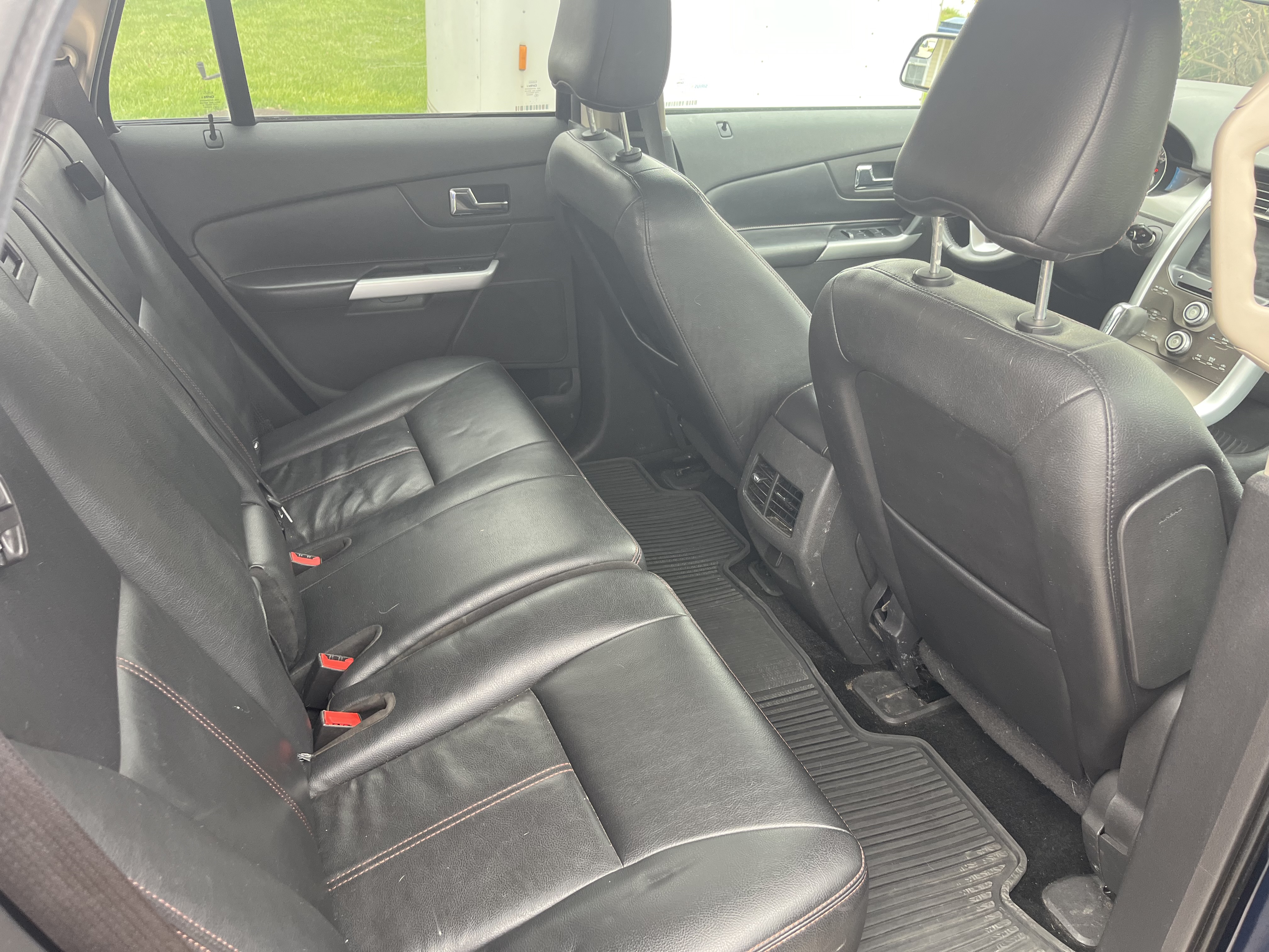 Used 2012 Ford Edge SEL FWD image 9