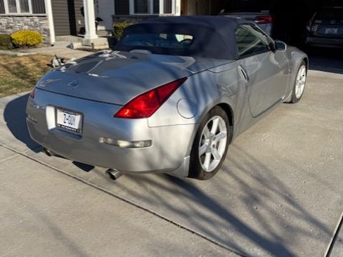 Used 2004 Nissan 350Z Touring image 8