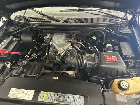 Used 2004 Ford F150 Lightning image 6