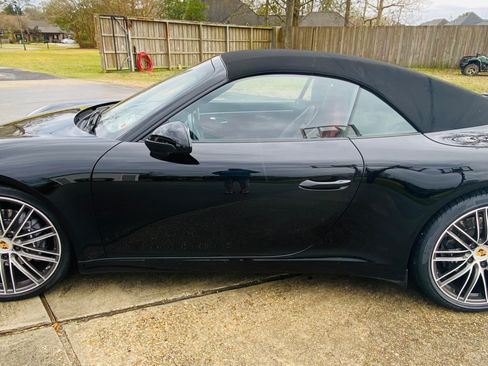 Used 2017 Porsche 911 Carrera image 5