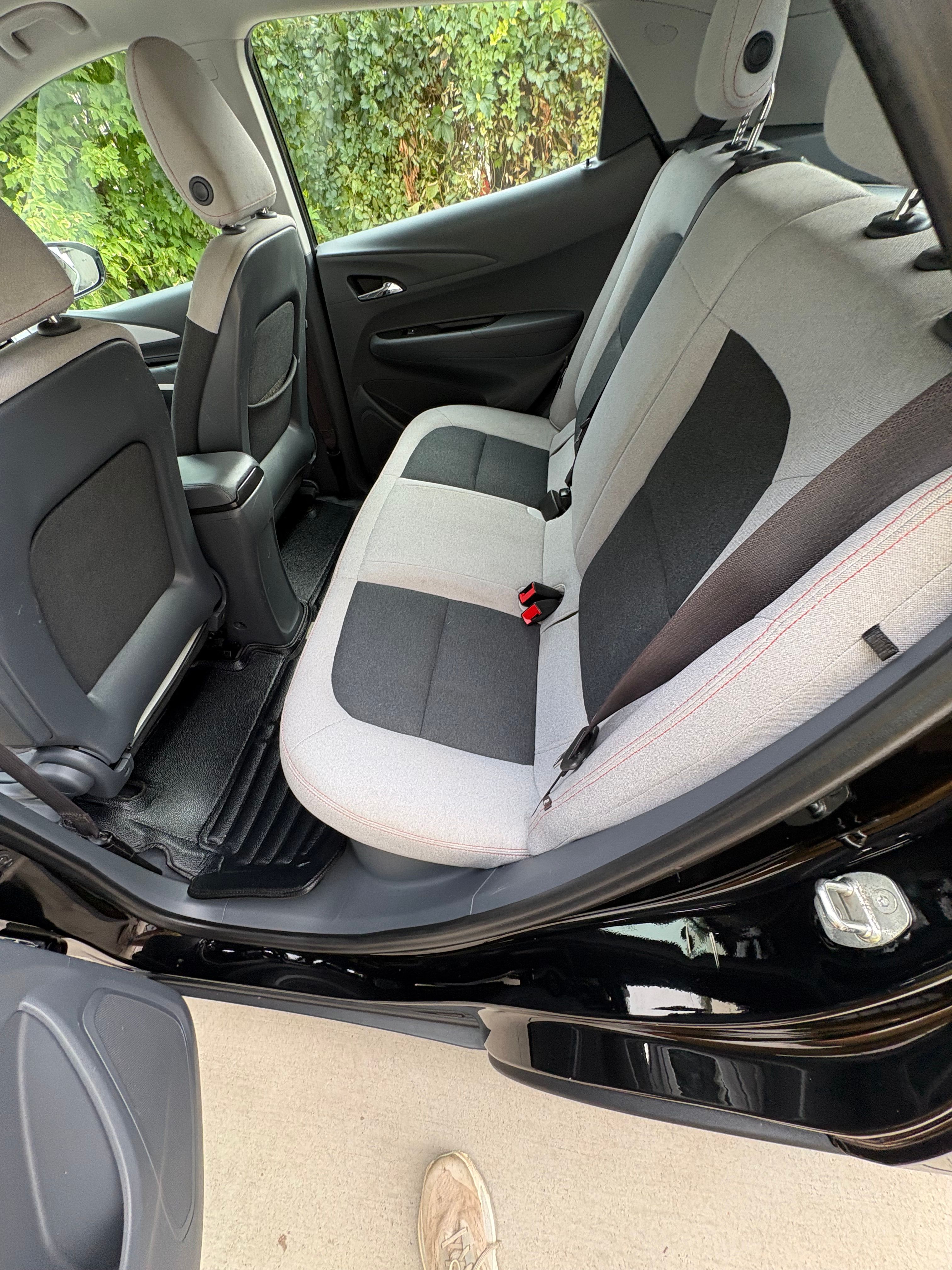 Used 2017 Chevrolet Bolt LT FWD image 13
