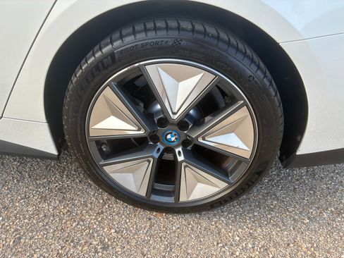 Used 2023 BMW i4 eDrive35 image 15