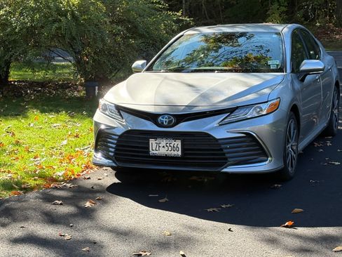 Used 2022 Toyota Camry XLE image 8