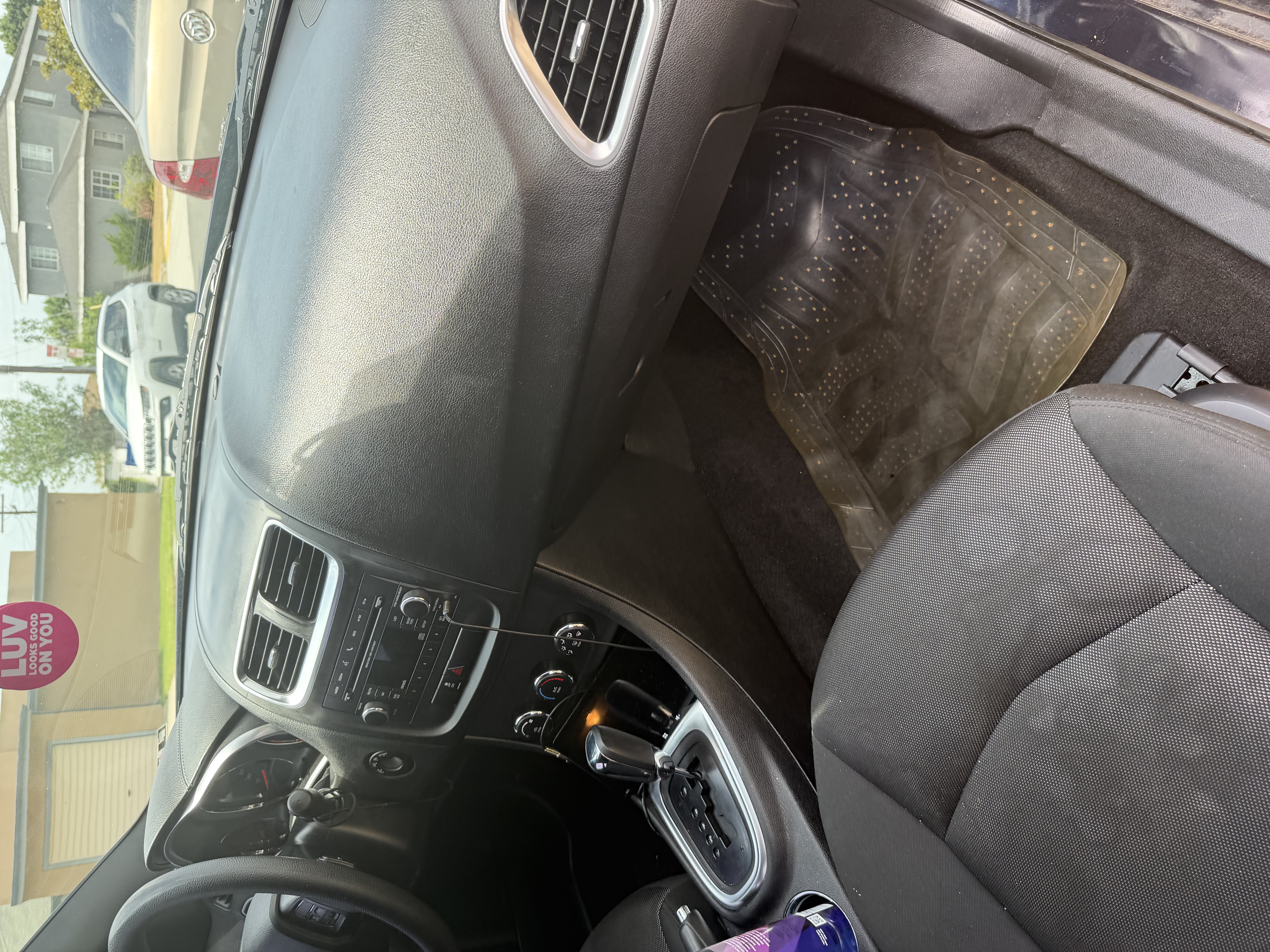 Used 2012 Dodge Avenger SE FWD image 4
