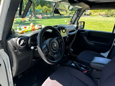 Used 2013 Jeep Wrangler Sport AWD/4WD image 11