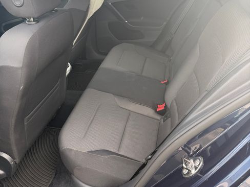 Used 2016 Volkswagen Golf S image 5