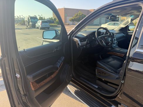 Used 2016 Chevrolet Suburban LTZ RWD image 27