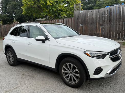 Used 2024 Mercedes-Benz GLC 300 4MATIC image 28