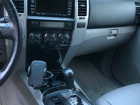 Used 2009 Toyota 4Runner Limited image 17