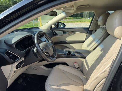 Used 2016 Lincoln MKX Select w/ Select Plus Package FWD image 2