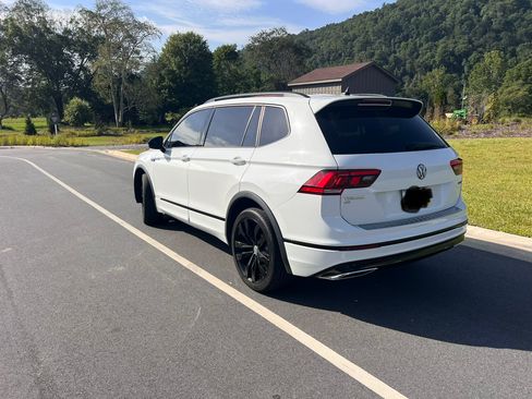 Used 2021 Volkswagen Tiguan SE R-Line w/ 3rd Row Seat Package AWD/4WD image 2