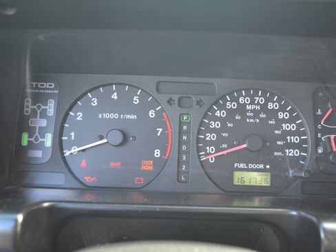Used 1998 Isuzu Trooper S AWD/4WD image 13
